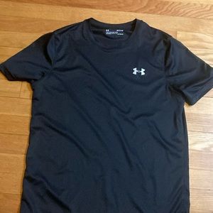 Under Armour size small polyester black tee shirt